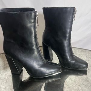 Black boots Brand new